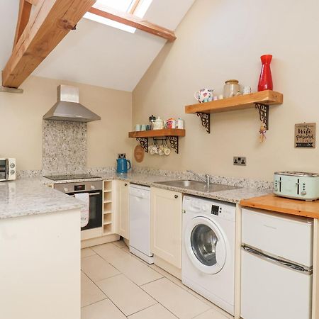 The Stables Villa Driffield Bagian luar foto