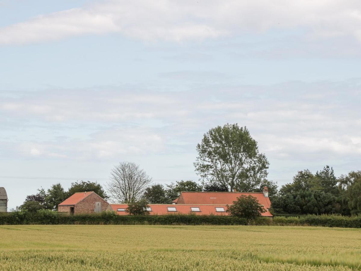 The Stables Villa Driffield Bagian luar foto