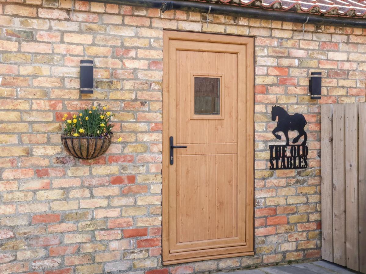 The Stables Villa Driffield Bagian luar foto