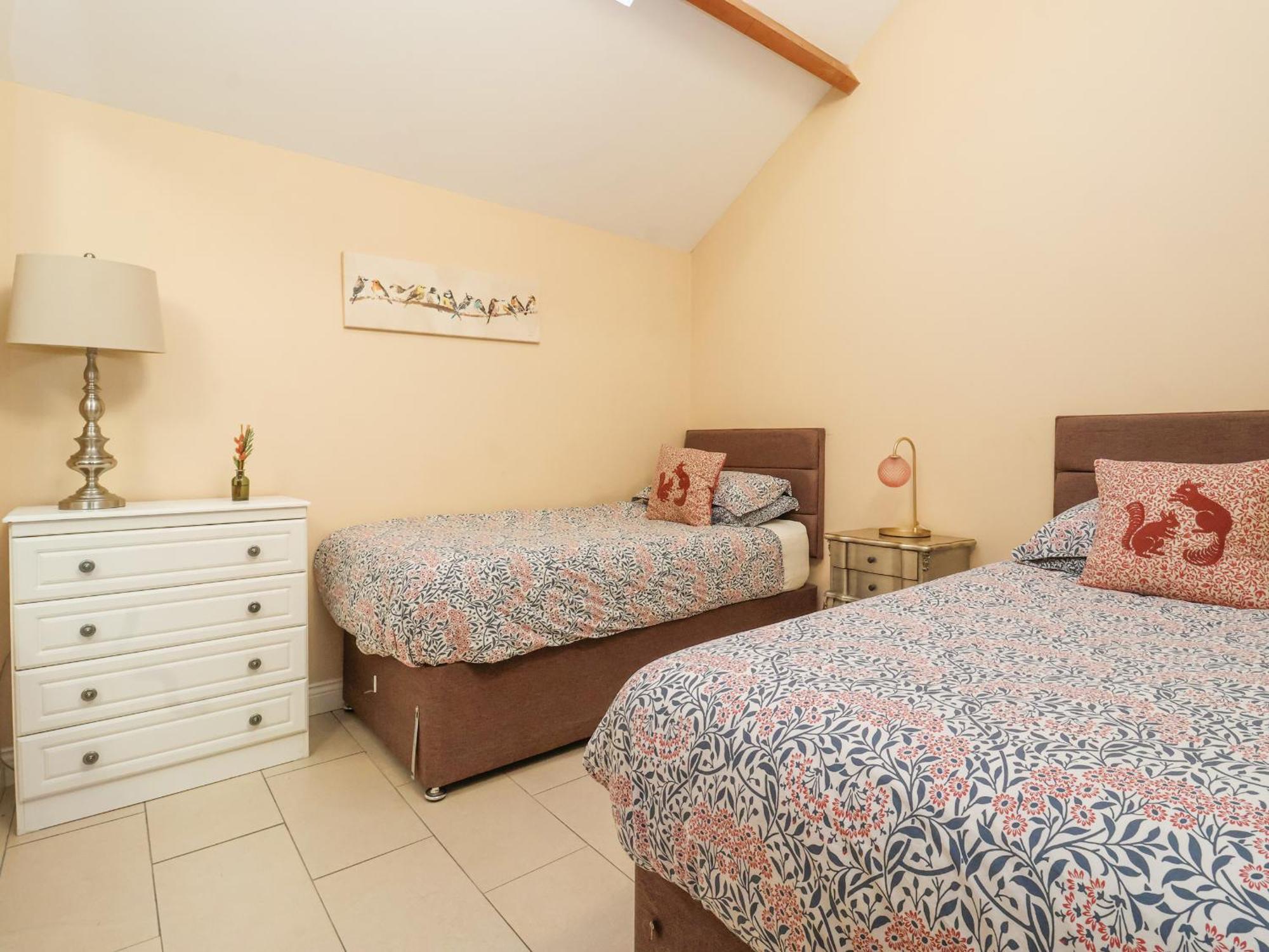 The Stables Villa Driffield Bagian luar foto